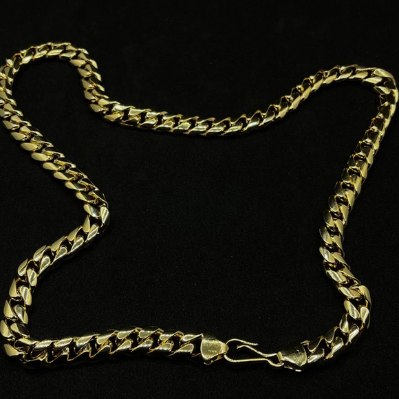 Gold Cuban Link Chain - Picture 4 of 5